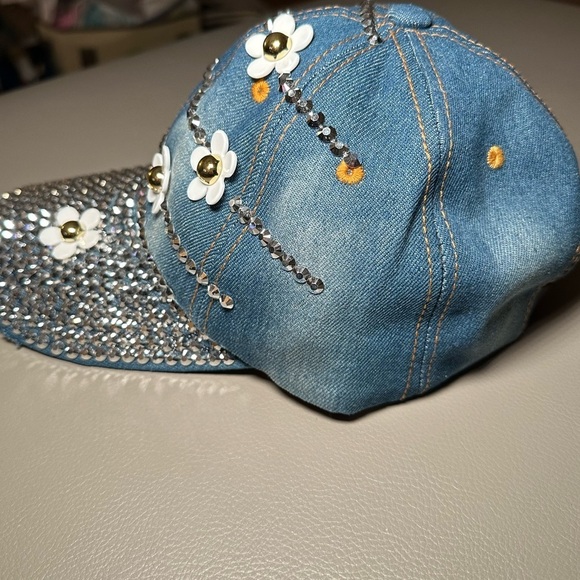 BRAND NEW GORGEOUS BLING Distressed Denim Adjustable  Baseball Hat - Picture 4 of 7